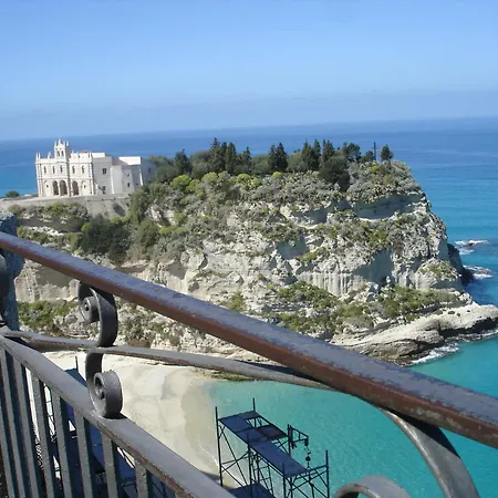 Del Conte Apartment *